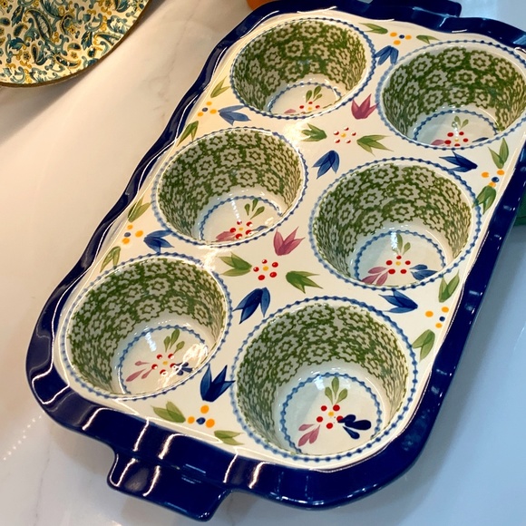 Temp-Tations by Tara Old World Green Muffin with Gorgeous Cobalt Blue Border - Picture 1 of 13